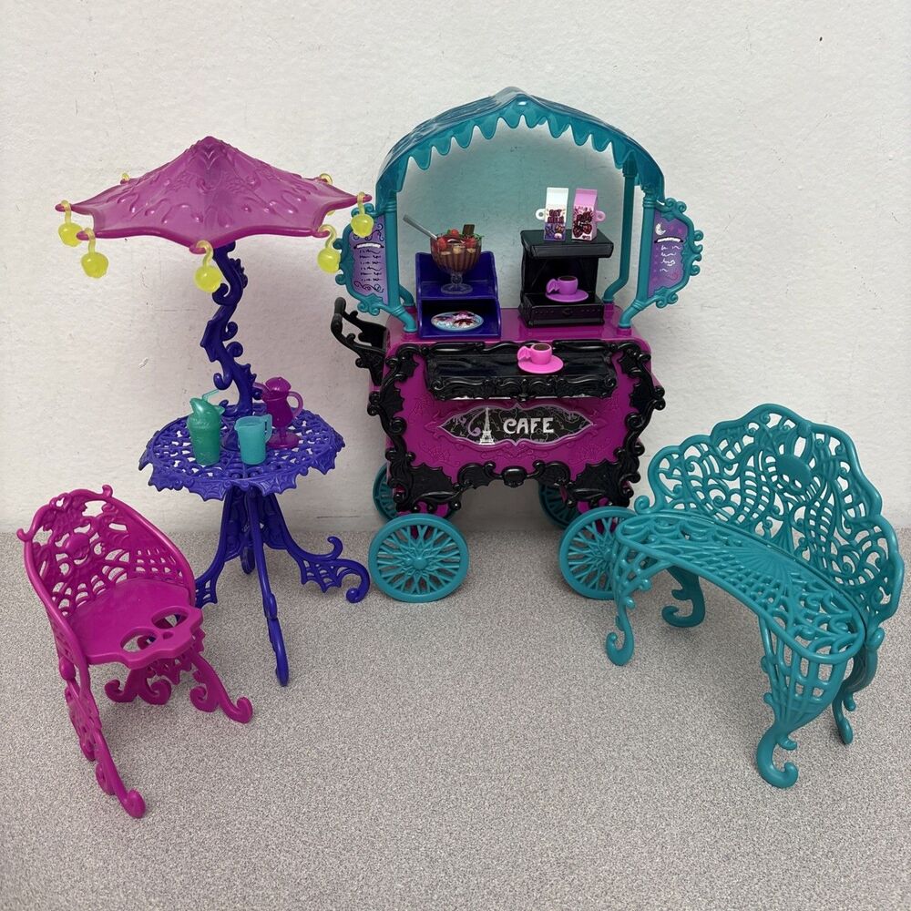 Monster High 2012 Scaris: City of Frights Cafe Cart, Treats, Coffee, Accessories